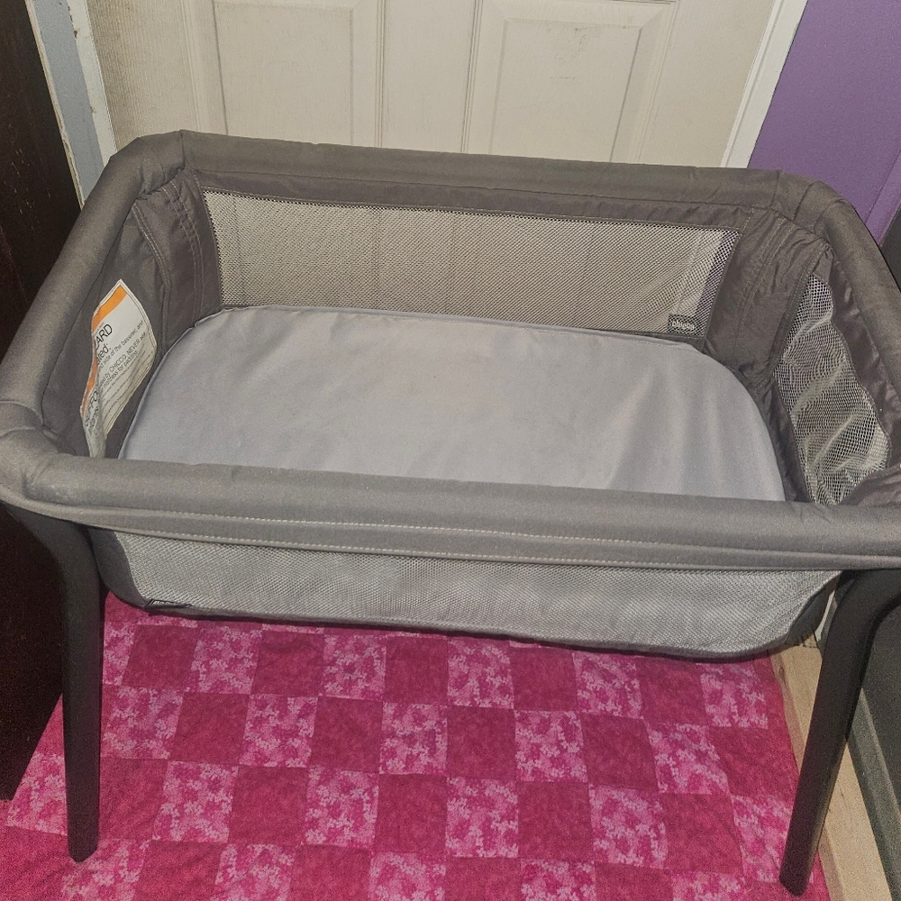 Bassinet - Picture 2 of 2